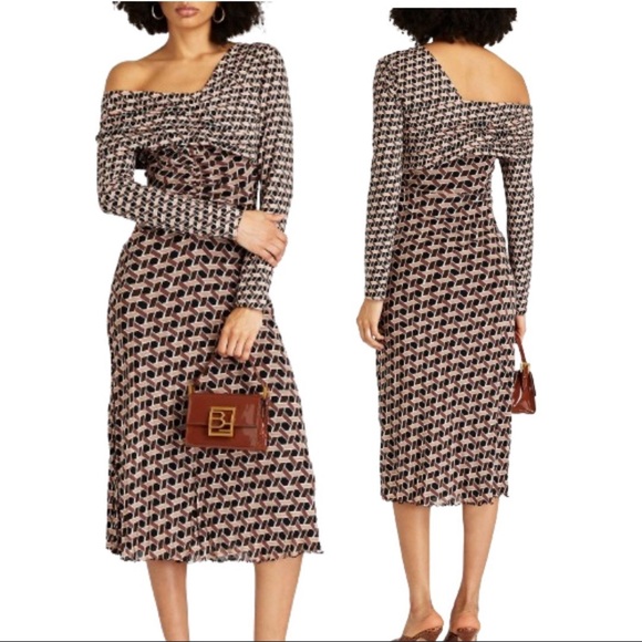 Diane Von Furstenberg Dresses & Skirts - DIANE VON FURSTENBERG
Leia one-shoulder printed jersey and stretch midi dress
